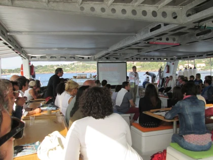 Journée d’étude en mer : séminaire et réunion à bord d’un catamaran - Expérience Côte d'Azur