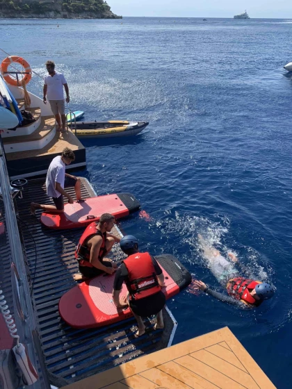 Journée Pool Party en maxi catamaran - Expérience Côte d'Azur