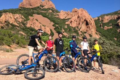 Journée sortie encadrée en VTT électrique et en Paddle ou kayak dans l'Estérel - PROMO - Expérience Côte d'Azur
