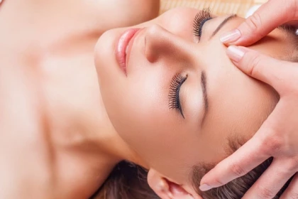 Ko-bi-do le massage japonais liftant et relaxant du visage - Expérience Côte d'Azur