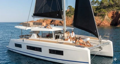 Les Calanques de l'Esterel - Départ Fréjus - Catamaran  - Expérience Côte d'Azur