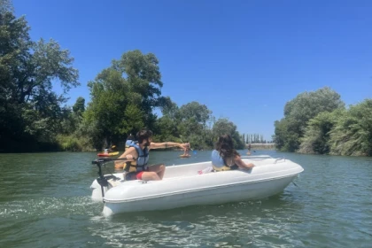 Location barque électrique sans permis - Fréjus - Expérience Côte d'Azur