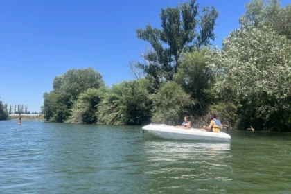 Location barque électrique sans permis - Fréjus - Expérience Côte d'Azur