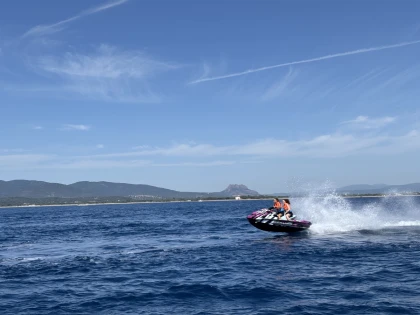 Location de jet ski avec permis à Fréjus – Naviguez en autonomie sur la Côte d’Azur - Expérience Côte d'Azur