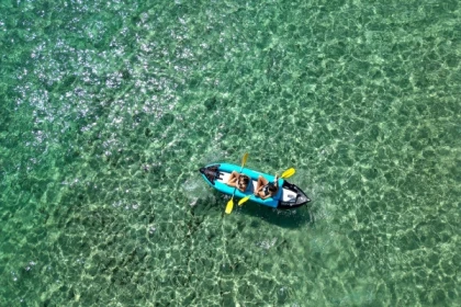 Location de kayak gonflable en mer - plage de Pampelonne - Expérience Côte d'Azur