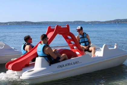  Location de pédalo en mer - plage de la Madrague - Expérience Côte d'Azur