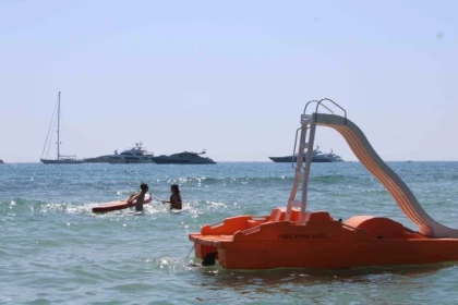 Location de pédalo en mer - plage de Pampelonne - Expérience Côte d'Azur