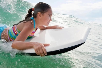 Location de planche de bodyboard - plage de Pampelonne - Expérience Côte d'Azur