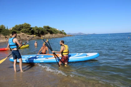 Location de Stand Up Paddle géant en mer - plage de Pampelonne - Expérience Côte d'Azur