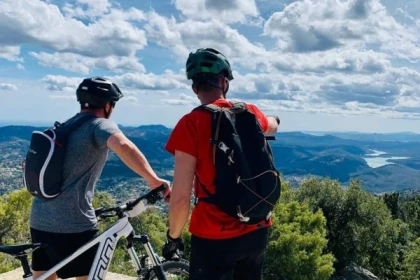 Location VTT Electrique - Grottes de Saint Cézaire sur Siagne - Expérience Côte d'Azur