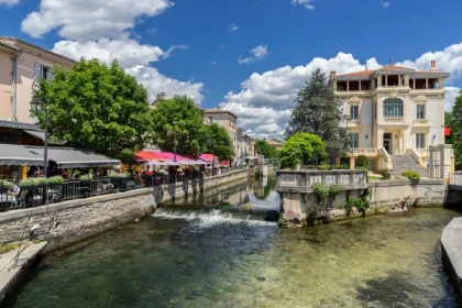 Marché Flottant d'Isle sur Sorgue- Excursion en autocar - Expérience Côte d'Azur