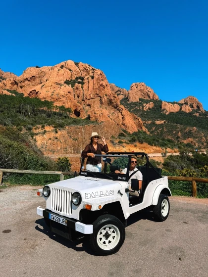 Road trip en Jeep décapotable sur la Côte d’Azur au départ de Saint-Raphaël - Expérience Côte d'Azur