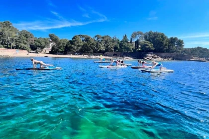 PILATE SUR PADDLE - PLAGE DE LA PESCADE - Expérience Côte d'Azur