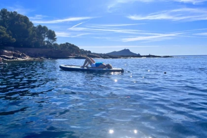 PILATE SUR PADDLE - PLAGE DE LA PESCADE - Expérience Côte d'Azur