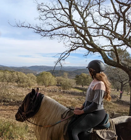 Promenade initiation à poney/cheval avec vue sur le lac - Expérience Côte d'Azur