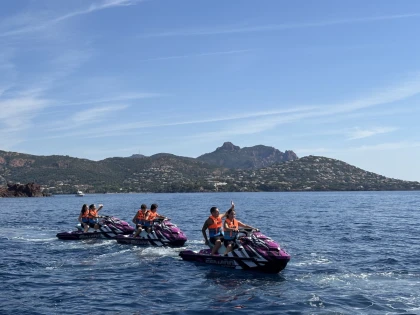 Randonnée en jet-ski 2h30 : De Fréjus à Cannes par les calanques de l’Estérel - Expérience Côte d'Azur