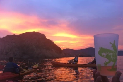 Randonnée guidée en kayak - COUCHER DE SOLEIL - plage de Pampelonne Ramatuelle - Expérience Côte d'Azur