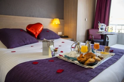 Séjour Parenthèse coquine sur la marina - Saint-Raphaël - Expérience Côte d'Azur