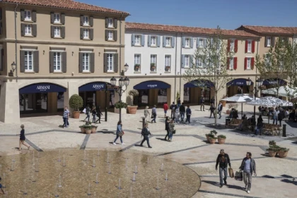 Shopping au Village des Marques Mc Arthur Glen à Miramas - Expérience Côte d'Azur
