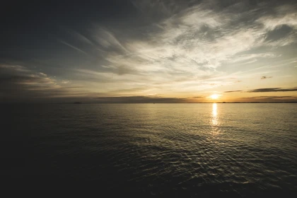 Soirée coucher de soleil en catamaran au Lavandou - PROMO - Expérience Côte d'Azur