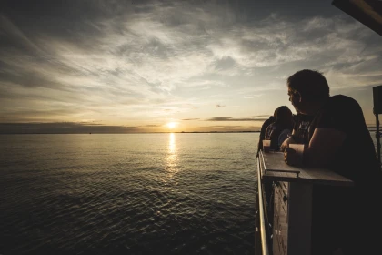 Soirée coucher de soleil en catamaran de  Cogolin - PROMO - Expérience Côte d'Azur