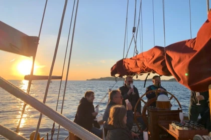 Soirée coucher du soleil dans les Calanques du Frioul - BB - Expérience Côte d'Azur