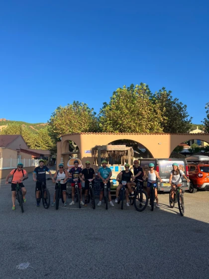 Sortie accompagnée en VTT électrique avec un guide à Antheor - Expérience Côte d'Azur