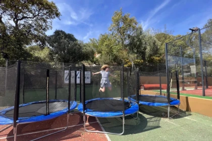 Stage de cirque enfant à Agay - Expérience Côte d'Azur