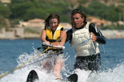 Tour de ski nautique ou wakeboard en mer - Expérience Côte d'Azur