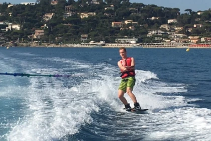 Ski nautique/wakeboard - plage de la Nartelle PROMO - Expérience Côte d'Azur