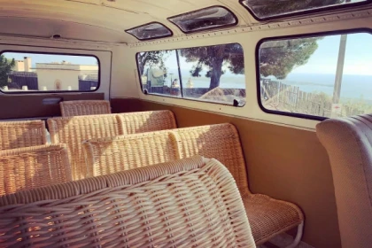 Visite de Mougins en Bus Vintage  (2 heures) - Expérience Côte d'Azur