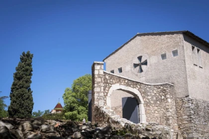 Commanderie de Peyrassol - Visite libre Art Vignes & Forêt - Expérience Côte d'Azur