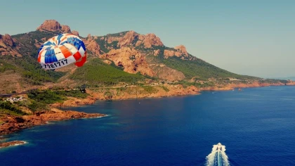 Vol parachute ascensionnel baie d'Agay - Saint Raphaël - Expérience Côte d'Azur
