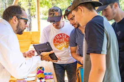 Votre chasse au trésor en kayak sur le lac - Expérience Côte d'Azur