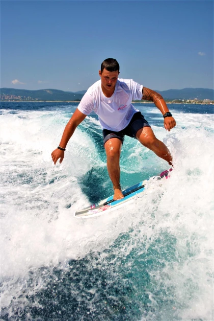 Wakesurf - Saint-Raphaël - Expérience Côte d'Azur