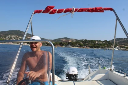 WGP ISSAMBRES -  Location de bateau sans permis - Expérience Côte d'Azur