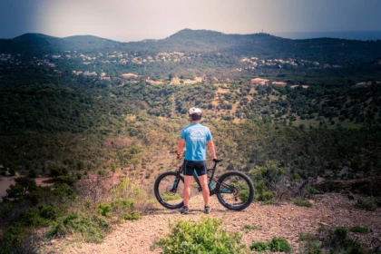 Circuit Estérel/Méditerranée - Kayak & VTT électrique - Expérience Côte d'Azur