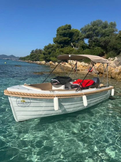 Demi-journée bateau sans permis – Lérins (4h) - Expérience Côte d'Azur