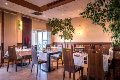 Dîner Saint-Valentin sur la Marina - Saint-Raphaël - Expérience Côte d'Azur