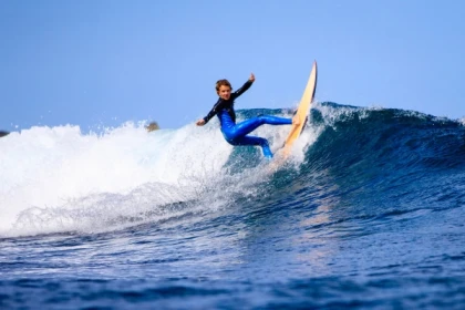  Location de planche de surf - plage de Pampelonne - Expérience Côte d'Azur