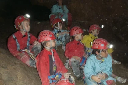 Découverte pédagogique de la Spéléologie - Grotte de la Mescla - Spécial Scolaire - Expérience Côte d'Azur