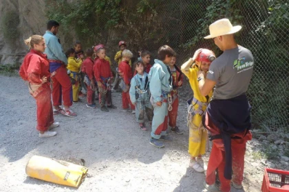 Découverte pédagogique de la Spéléologie - Grotte de la Mescla - Spécial Scolaire - Expérience Côte d'Azur