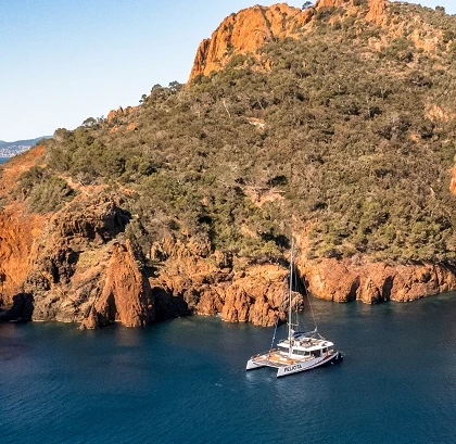 Catamaran Saint Raphaël calanques de l'Estérel