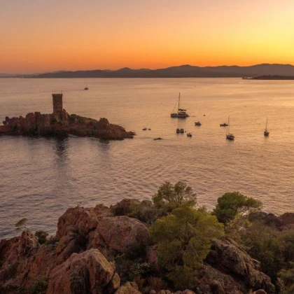 Vue coucher de soleil avec Ile d'Or à Saint Raphaël