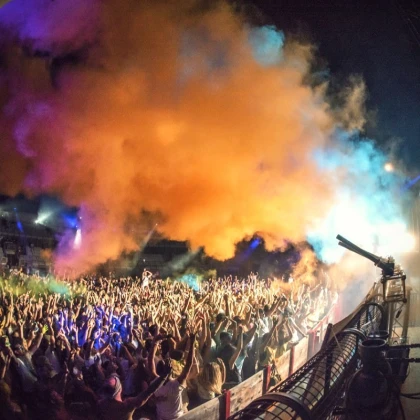 Soirée festive à la base nature de Fréjus