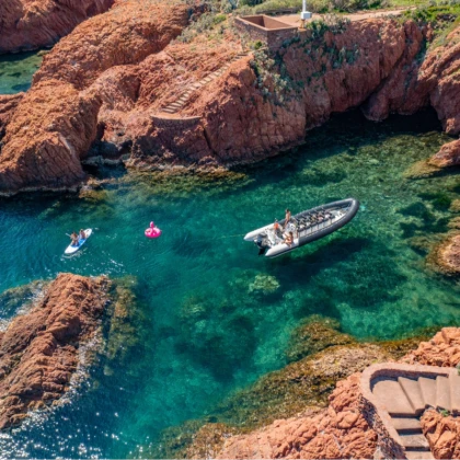 Balade en bateau dans les calanques de l'Estérel
