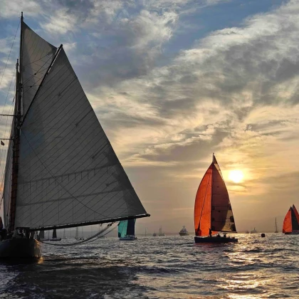 Suivre les voiles de Saint-tropez en bateau depuis Saint-Raphaël