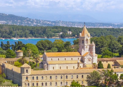 Visiter les îles de Lérins top 10 des activités aux alentours
