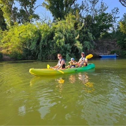 Kayak, paddle, paddle géant Fréjus sur la rivière de Fréjus