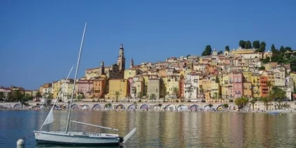 Vue de Menton depuis la mer